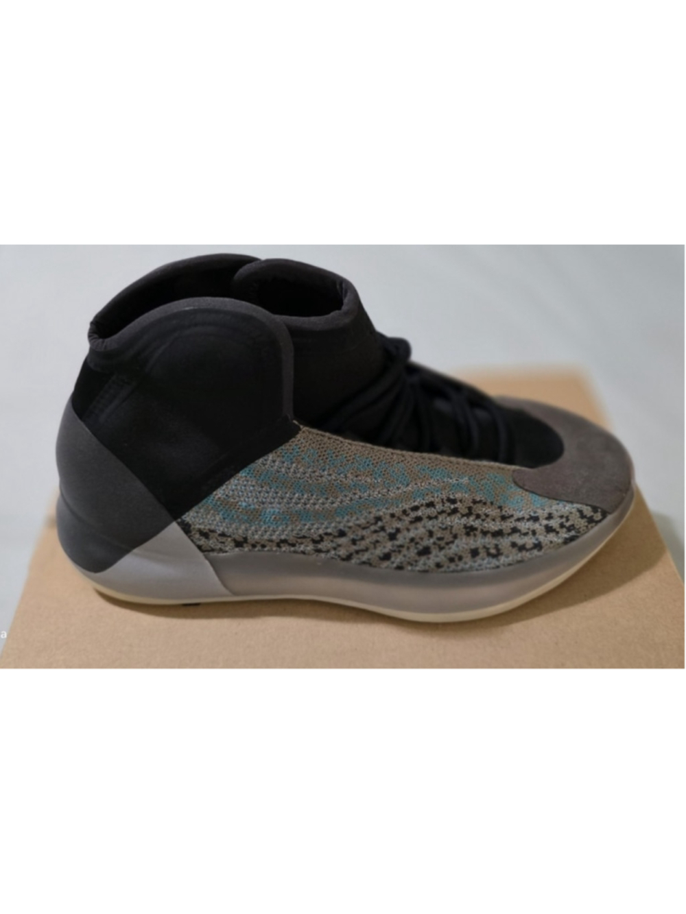 adidas Yeezy Quantum Teal Blue Men's Size 9 Q58864